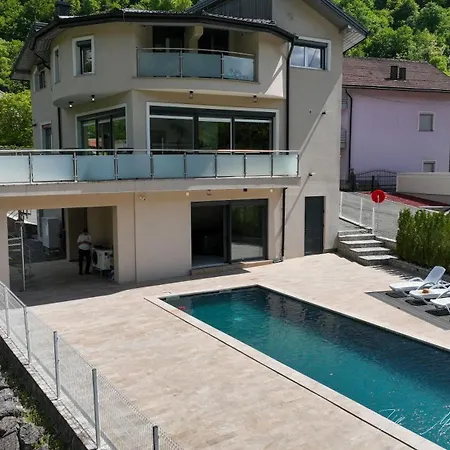 Majetic Na Uni Villa Bihac