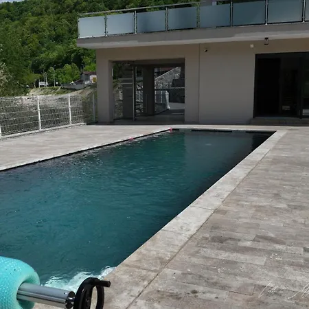 Villa Majetic Na Uni