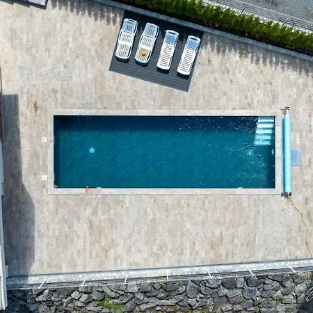 Majetic Na Uni Villa