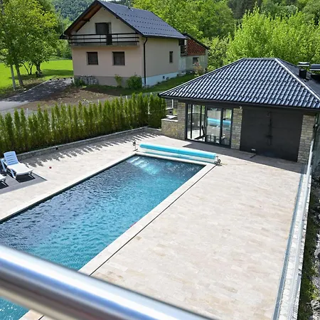 Villa Majetic Na Uni