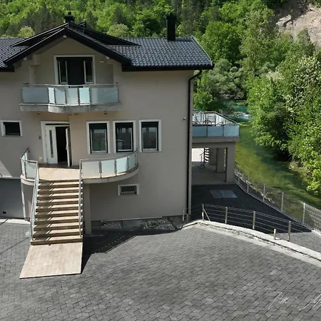 Villa Majetic Na Uni *
